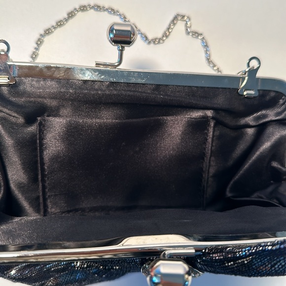 Vintage Silver Metallic Bow Rhinestones Evening Clutch/Shoulder Bag Kiss lock - Picture 5 of 5